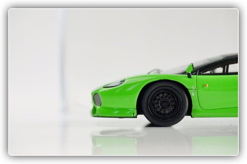 Illustration for article titled LaLD Car Week: Thursday on The Thames - 1/43 Spark Jaguar XJ220 TWR